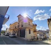 Duplex ad angolo con garage in Vendita!