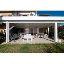 Appartamento piano terra indipendente con giardino privato a Kastalia !