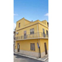Comiso - Casa singola in centro con terrazzo