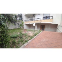 Ufficio Indipendente Piano Terra in vendita a Vittoria - con Giardino